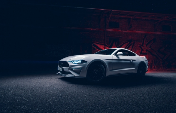 Przejazd ulicami miasta za kierownicą Ford Mustang GT