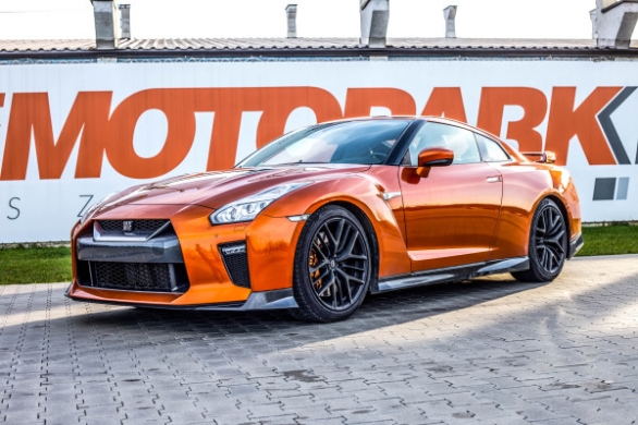 Przejazd Nissan GT-R jako kierowca