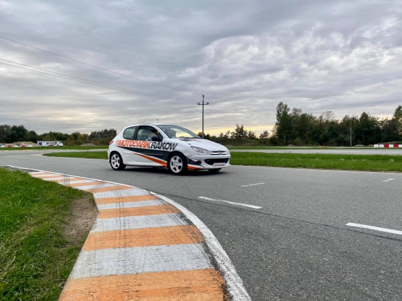 Szkolenie sportowe w toku grupowym (auto)