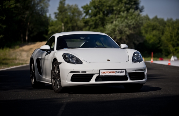 Przejazd Porsche 718 Cayman jako pasażer